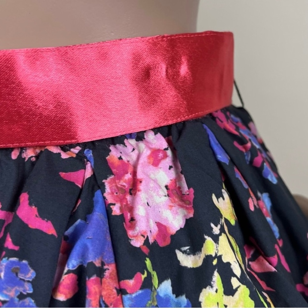NEW CAROLINE CONSTAS FLORAL PRINT MINI SKIRT - Picture 9 of 10